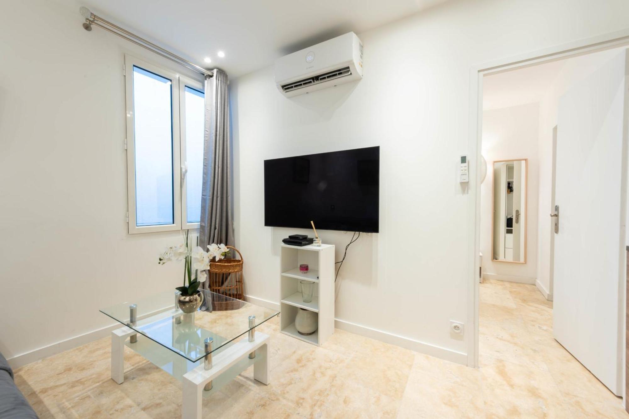 1-br With Ac In The Heart Of *