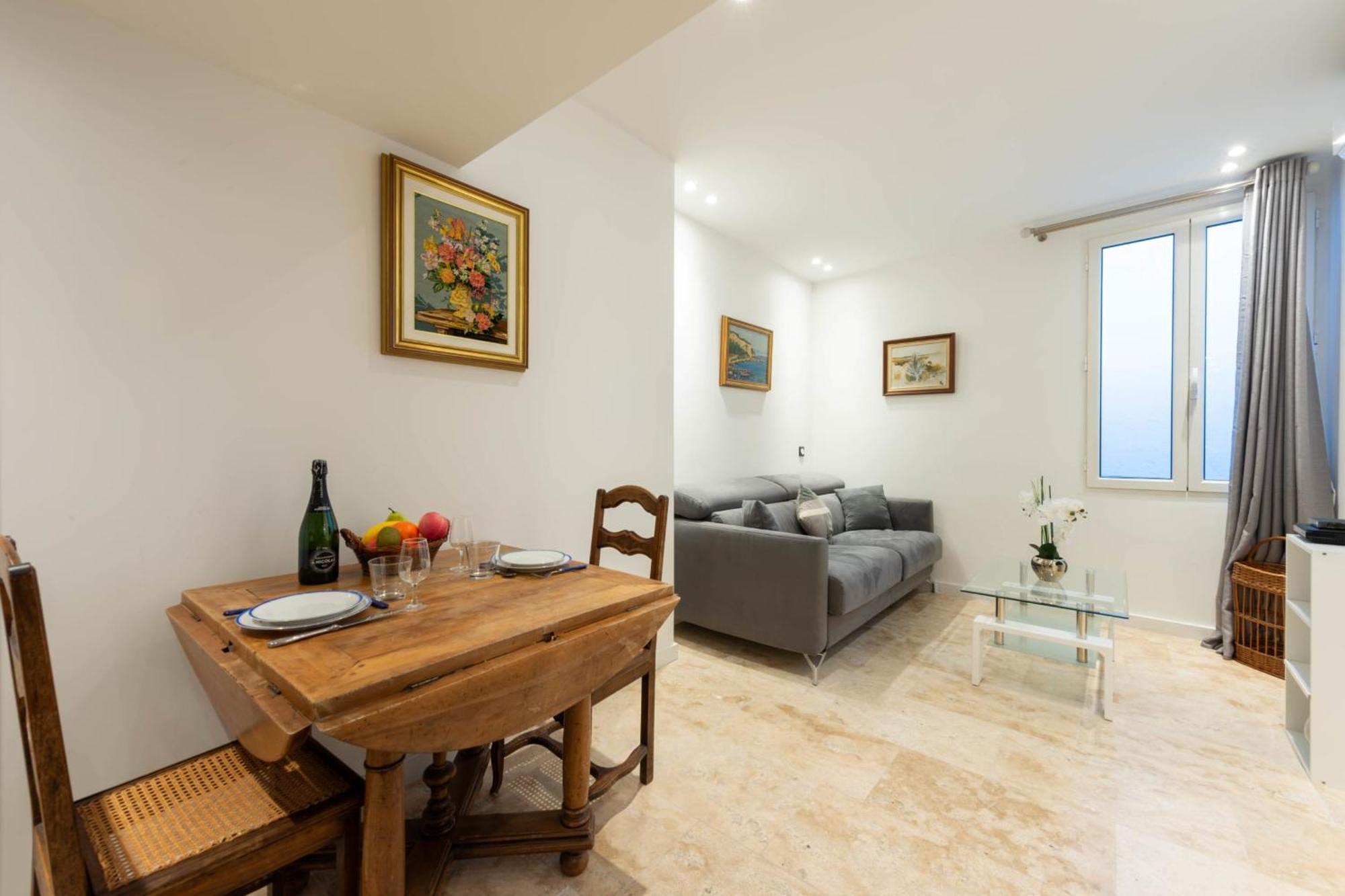 1-br With Ac In The Heart Of Appartement *